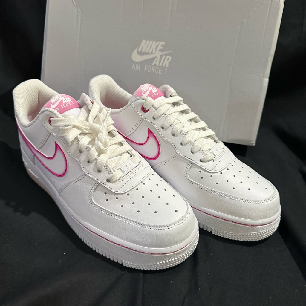Brand New Nike Air Force 1 07 Sneakers In WhiteFireberry